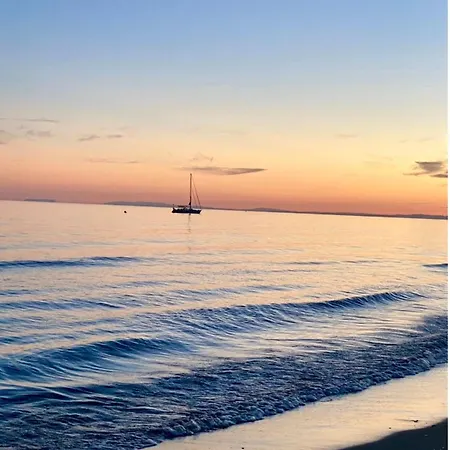 Casita En Playa Costabella, Holiday home Marbella